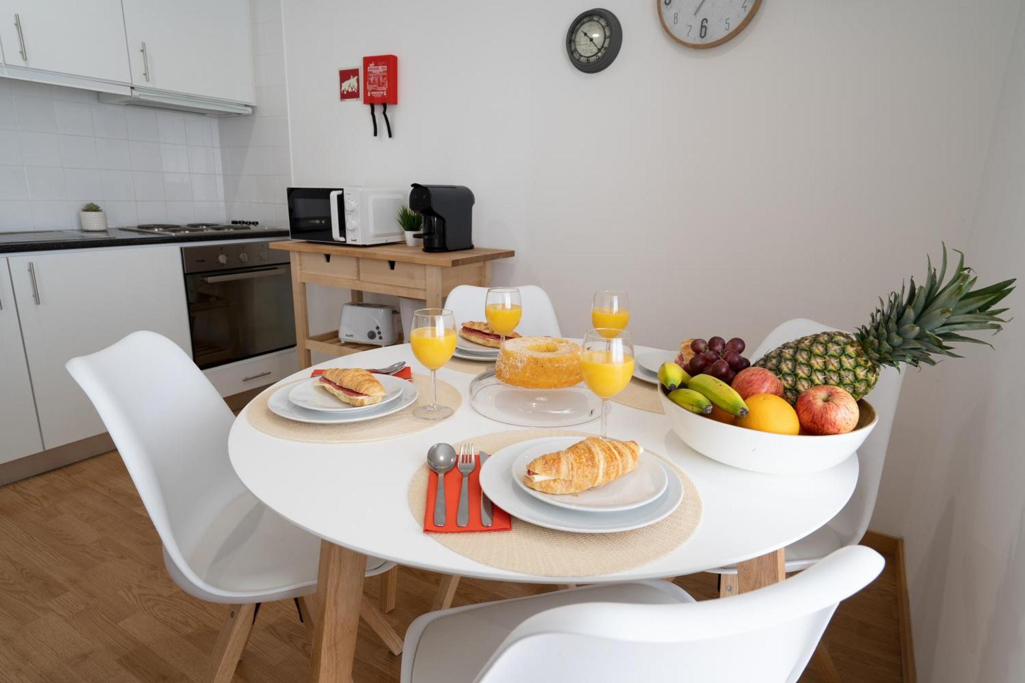 Host Wise - Colorful Fresh Flats - Batalha Apartment Porto Room photo
