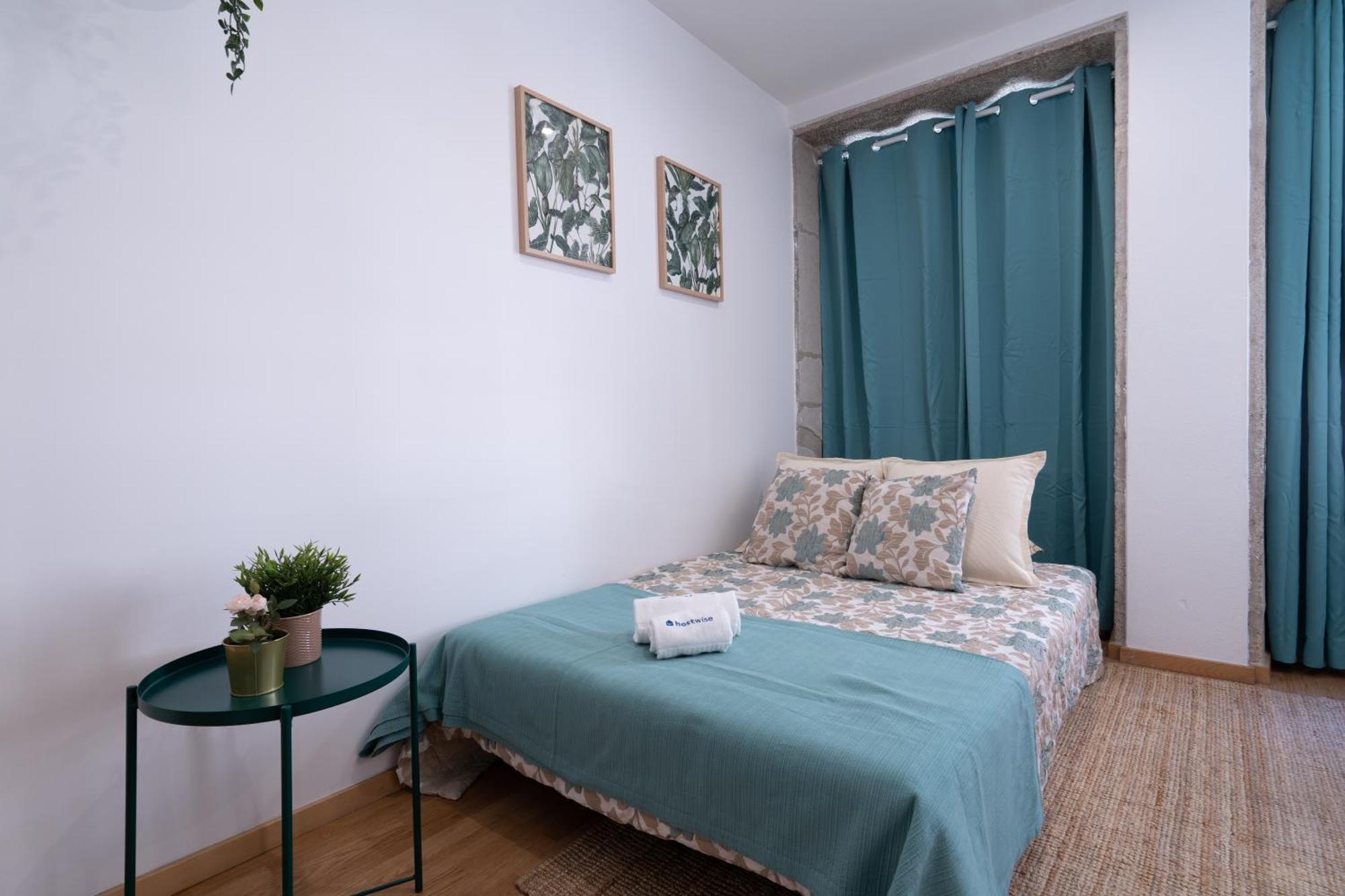 Host Wise - Colorful Fresh Flats - Batalha Apartment Porto Room photo