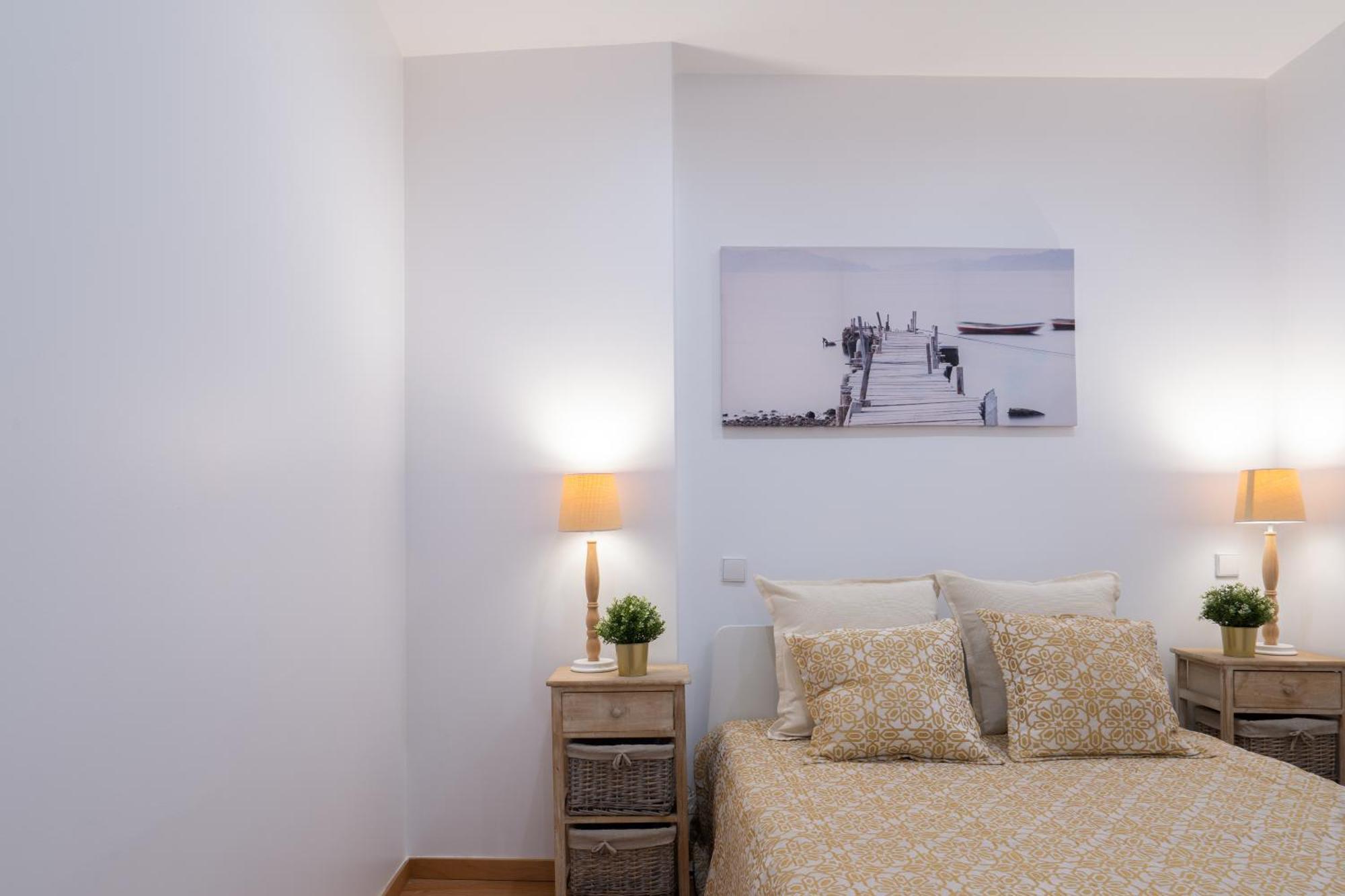 Host Wise - Colorful Fresh Flats - Batalha Apartment Porto Room photo