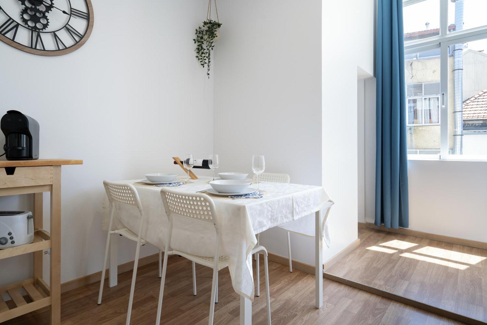 Host Wise - Colorful Fresh Flats - Batalha Apartment Porto Room photo